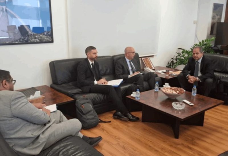 وزير الطاقة والمياه جو الصدي خلال استقباله وفدا من البنك الدولي